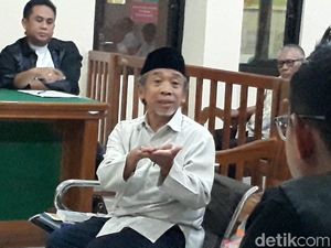 Pelawak Qomar Duga Barang Bukti di Persidangan Hasil Duplikasi