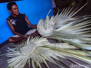 Menganyam Daun Lontar, Memperkaya Nusantara Menganyam Daun Lontar, Memperkaya Nusantara