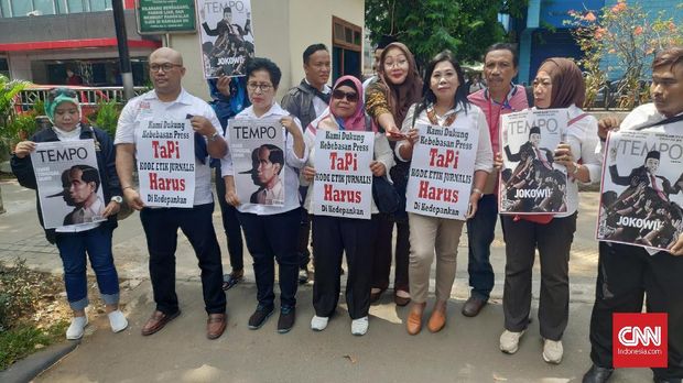 Protes Sampul Tempo Jokowi 'Pinokio', Relawan Datangi Dewan P