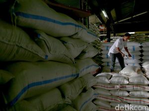Terancam Busuk, Beras Bulog Boleh Dijual ke Pasar hingga Bansos