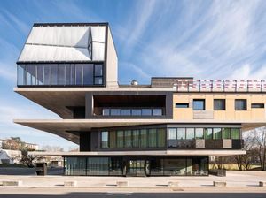 Canggih, Rumah 3 Lantai Ini Dibangun Oleh Robot