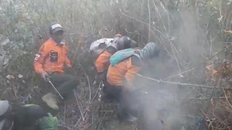 Kembali Muncul Asap di Lereng Gunung Merbabu