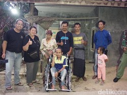 Pasutri Relawan Inkubator di Bogor Juga Pinjamkan Kursi Roda Gratis