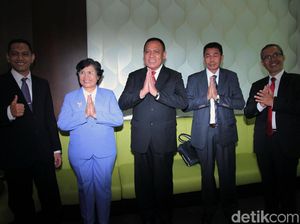 Senyum Semringah Para Pimpinan Baru KPK Usai Disahkan DPR Senyum Semringah Para Pimpinan Baru KPK Usai Disahkan DPR