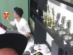 Dapat Kejutan Ultah, Ariel Video Call Sama Siapa?