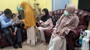 Potret Warga Riau Mengungsi Akibat Kabut Asap Makin Pekat