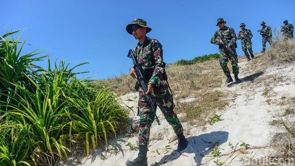 Menjaga Pulau Nan Cantik Ini Tetap di Pelukan NKRI