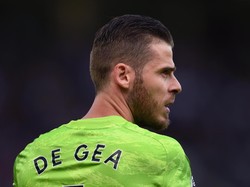 Setelah konsisten tampil impresif selama bertahun-tahun, kiper Manchester United David de Gea menghadapi kritik usai performanya menurun di musim ini. Namun, De Gea tampil apik saat menghadapi Leicester City usai membendung tembakan James Maddison dan Ben Chilwell untuk membantu MU menang 1-0. Foto: Getty Images