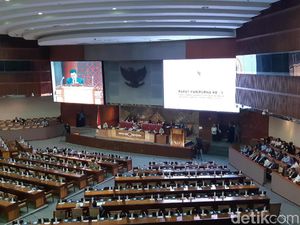 Sempat Ditunda, DPR Sahkan RUU Sumber Daya Air Sempat Ditunda, DPR Sahkan RUU Sumber Daya Air