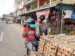 Kabut Asap Sampai ke Kepulauan Riau, Polisi Bagikan Masker