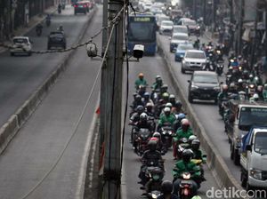 Kebanyakan Motor di Jalan? Pemerintah Gagal Sediakan Transportasi Publik, Sih Kebanyakan Motor di Jalan? Pemerintah Gagal Sediakan Transportasi Publik, Sih