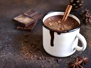 Cokelat vs Kopi, Mana yang Paling Baik Diminum di Pagi Hari? Cokelat vs Kopi, Mana yang Paling Baik Diminum di Pagi Hari?