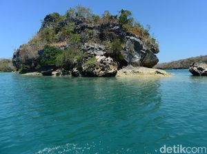 Misteri Batu Kapal dan Jangkar yang Tertinggal di Rote Misteri Batu Kapal dan Jangkar yang Tertinggal di Rote