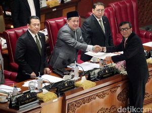 Tok! DPR Sahkan UU KPK Tok! DPR Sahkan UU KPK