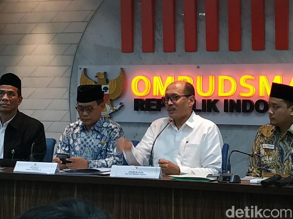 Ada Aturan Baru, Kemenag Pastikan Sertifikasi Halal MUI Berlaku hingga 2020 Ada Aturan Baru, Kemenag Pastikan Sertifikasi Halal MUI Berlaku hingga 2020