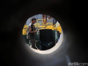 Daur Ulang Tong Bekas Jadi Barang Berharga