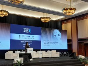 Sri Mulyani Menyesal Tak Bertemu Robot Sophia Sri Mulyani Menyesal Tak Bertemu Robot Sophia