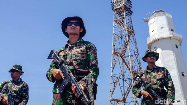 Tinggi Menjulang Menara Pantau di Pulau Paling Selatan RI