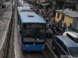 RUU KUHP Ancam Pelaku Pelecehan Seksual di KRL/Bus TransJ Selama 1,5 Tahun Bui