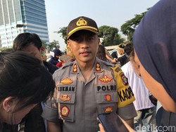 Cegah Gesekan, Polisi Sekat Massa Pro dan Kontra RUU P-KS yang Demo di DPR