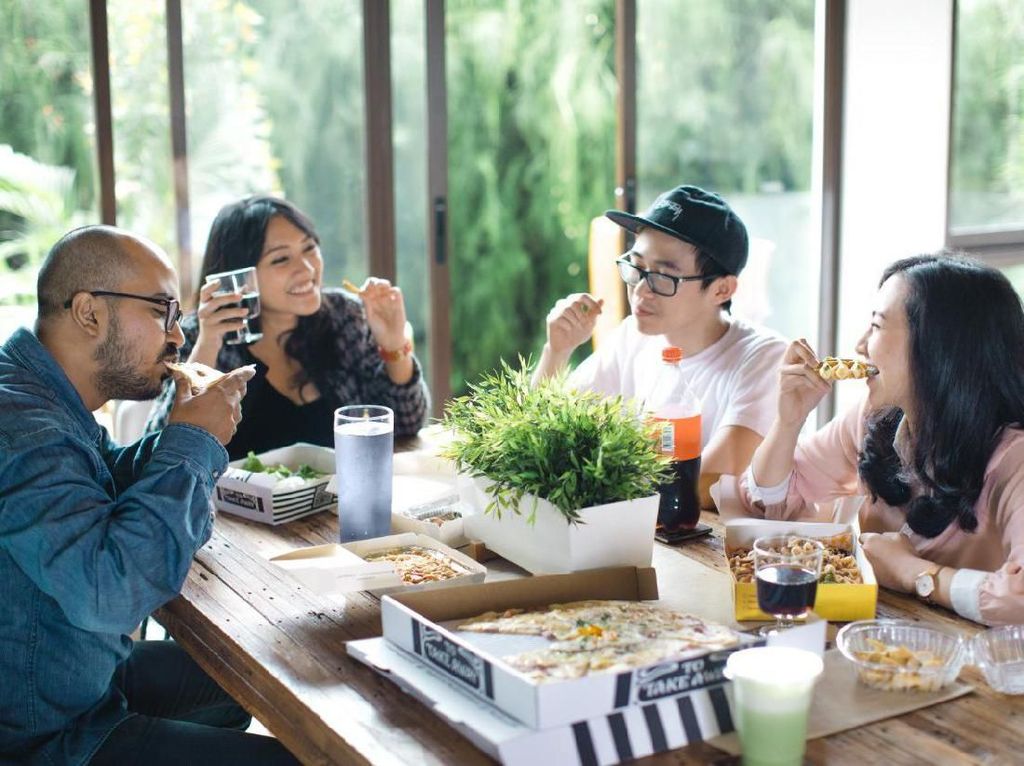 Jajanan Apa yang Paling Laris di GoFood Selama WFH? Jajanan Apa yang Paling Laris di GoFood Selama WFH?