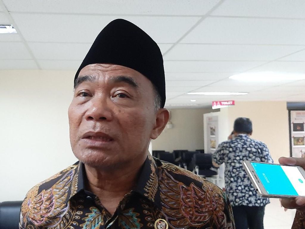 Mendikbud ke Guru: Profesi Guru Sebagai Jalan Menuju Surga Mendikbud ke Guru: Profesi Guru Sebagai Jalan Menuju Surga