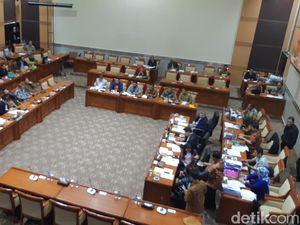 DPR-Pemerintah Raker Bahas RUU Pemasyarakatan DPR-Pemerintah Raker Bahas RUU Pemasyarakatan