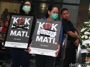 Ekonomi Politik dan Masa Depan KPK Ekonomi Politik dan Masa Depan KPK