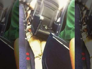 Tiduran di Pesawat? Boleh Sih, tapi Nggak Begini Juga...