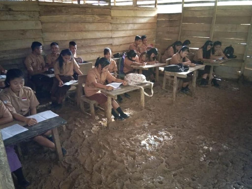 SMAN 3 Huruna Rusak Parah, Disdik Sumut akan Bangun Gedung Permanen di 2020 SMAN 3 Huruna Rusak Parah, Disdik Sumut akan Bangun Gedung Permanen di 2020