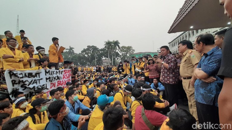 Dituntut Mundur Jika Gagal Atasi Karhutla, Gubernur Sumsel: Itu Konyol!