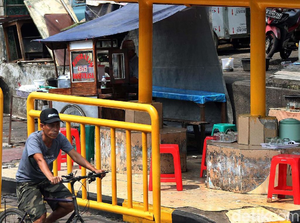 Saran Dinkes DKI Soal Halte Tanah Abang yang Berubah Jadi Warung Makan Saran Dinkes DKI Soal Halte Tanah Abang yang Berubah Jadi Warung Makan