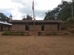 Atap Rumbia Bocor, Ratusan Siswa SMAN 3 Huruna Libur Bila Hujan