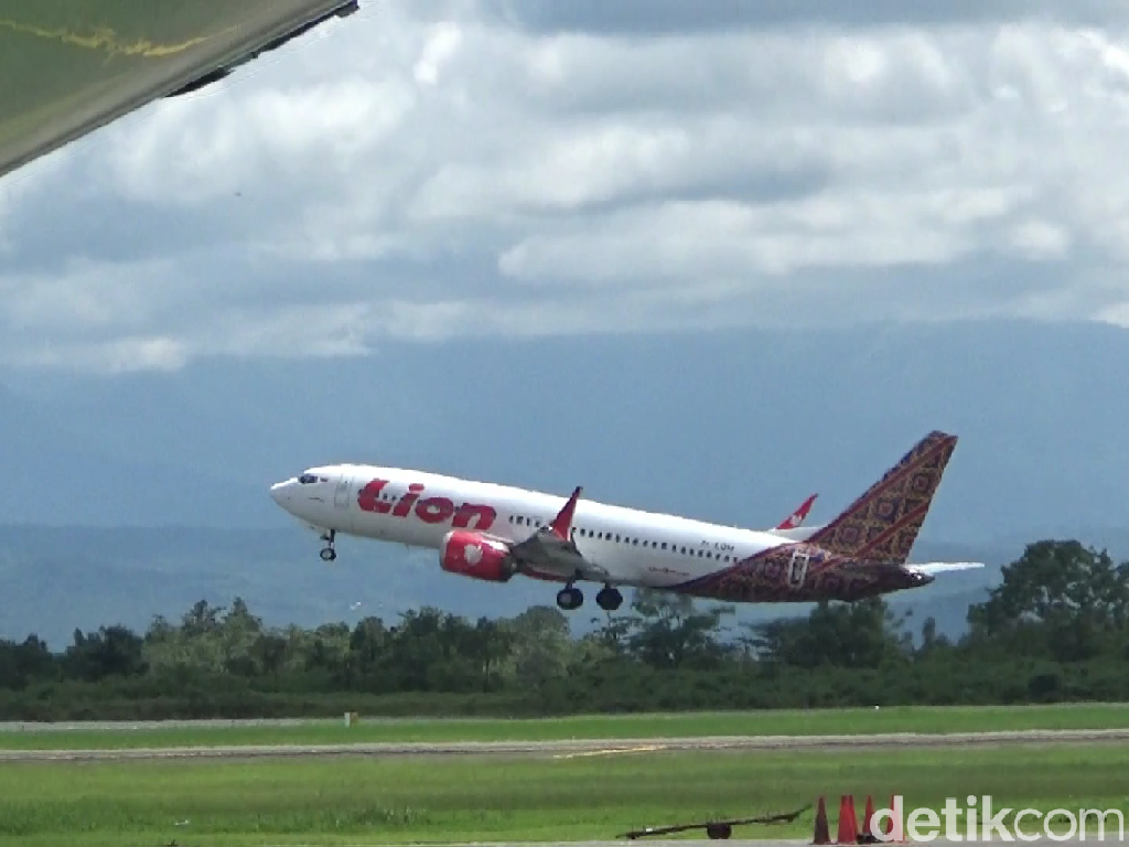 Pesawatnya Gagal Mendarat di Labuan Bajo, Ini Penjelasan Lion Air