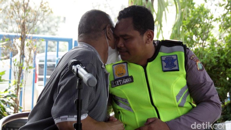 Akhir Haru Insiden Polisi Nemplok Mobil di Pasar Minggu