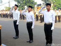 Janjian Berantem, Geng Motor Ini Malah Jadi Petugas Upacara