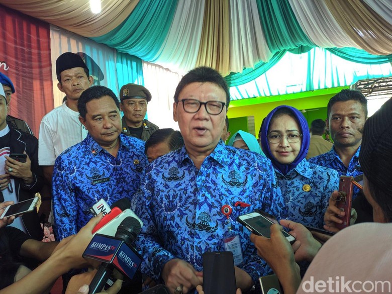Mendagri Minta Pemda Peka soal Karhutla Riau: Pusat Sudah Luar Biasa