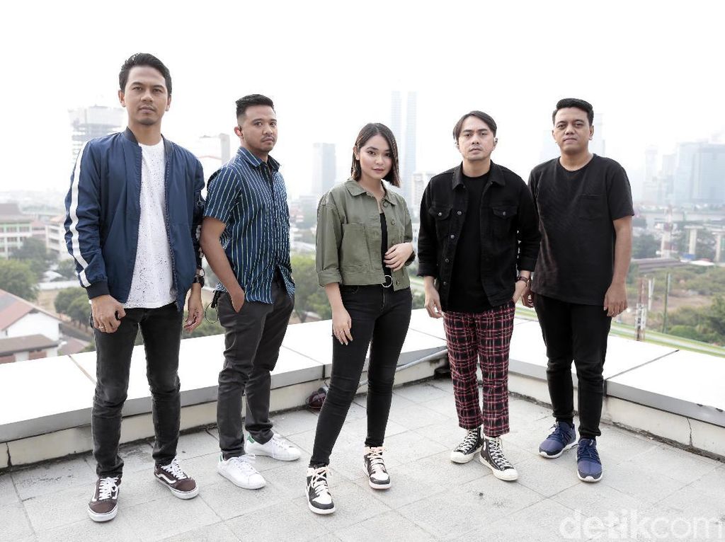 Sebelum Diisi Regina, Geisha Terpikir Gaet Vokalis Cowok Sebelum Diisi Regina, Geisha Terpikir Gaet Vokalis Cowok