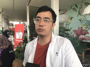 Jadi Aktor Sekaligus Pebisnis, Dennis Adhiswara Tak Kenal Tanggal Merah Jadi Aktor Sekaligus Pebisnis, Dennis Adhiswara Tak Kenal Tanggal Merah