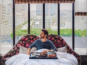 Cuma Tidur Siang, Pria Ini dapat Penghasilan Rp 769 Juta dalam 18 Bulan