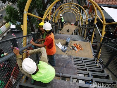 Mengintip Progres Pembangunan JPO Pasar Minggu