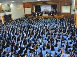 Ribuan Mahasiswa Mainkan Lagu Kebangsaan Pakai Angklung Virtual