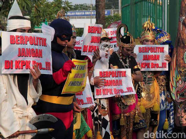 Hanoman hingga Wiro Sableng Dukung UU KPK