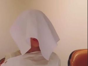 Uh, Takut Bau Asap! Begini Tampilan Syahrini saat Makan Steak