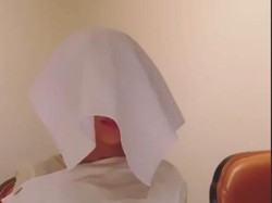 Uh, Takut Bau Asap! Begini Tampilan Syahrini saat Makan Steak