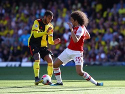 Sukses Watford mengimbangi Arsenal 2-2, tidak lepas dari pernanan Etienne Capoue (Kiri). Gelandang Prancis itu mendominasi lapangan tengah Arsenal untuk meredam Dani Ceballos dan Mesut Oezil. Foto: Getty Images