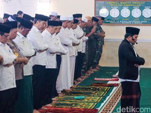 Riau Darurat Kabut Asap, Jokowi Gelar Salat Minta Hujan Riau Darurat Kabut Asap, Jokowi Gelar Salat Minta Hujan