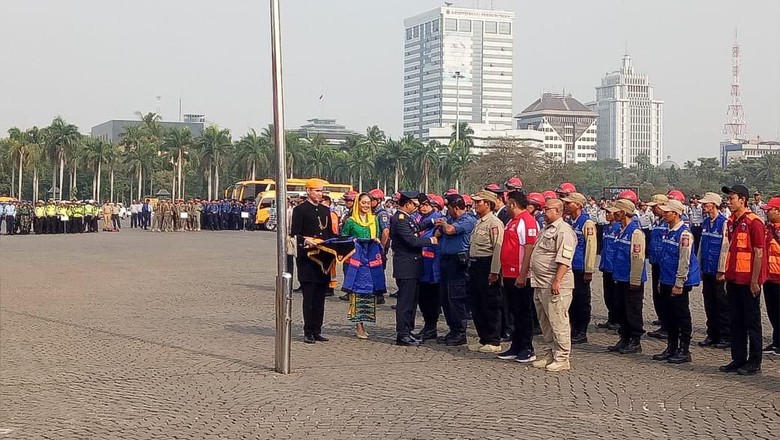 Anies Kirim 65 Satgas Penanganan Karhutla Anies Kirim 65 Satgas Penanganan Karhutla