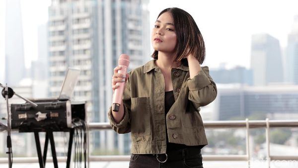 Lebih Dekat dengan Regina Poetiray, Pengganti Momo di Geisha