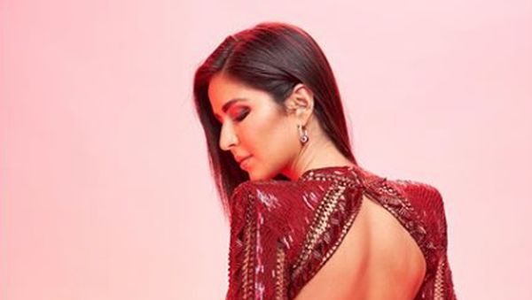Penampilan Seksi Katrina Kaif dengan Dress Merah